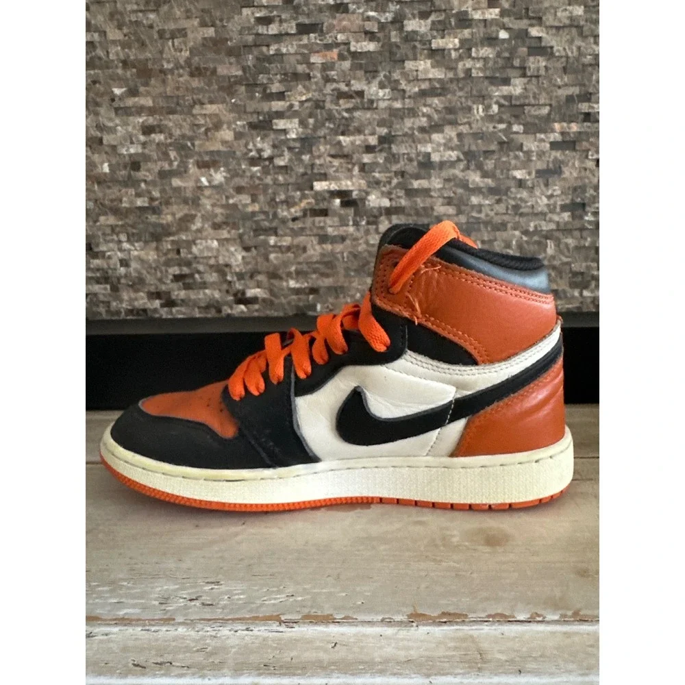 Nike Air Jordan 1 Retro High OG Shattered Backboard Starfish Black 555088-113 5Y